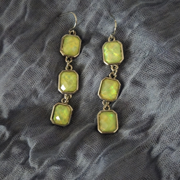 Funky Citron/Green Apple Shimmer Stone Dangle Fashion Earrings - Picture 3 of 4